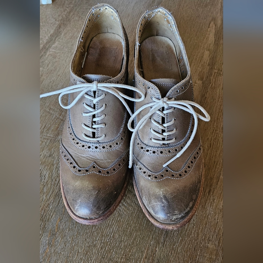 FRYE Maggie Wingtip Oxfords Laceup Gray Taup Leather Stacked Heal Women 9B